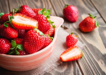 Segredos para conservar e armazenar morangos frescos!