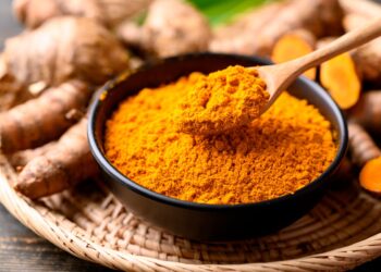 Conheça e aproveite todas as vantagens da curcuma!