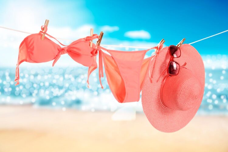 Saiba como lavar fatos de banho e mantê-los impecáveis como novos.