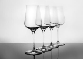 Métodos eficazes que mantêm o brilho e elegância dos seus preciosos copos de cristal!