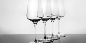 Métodos eficazes que mantêm o brilho e elegância dos seus preciosos copos de cristal!