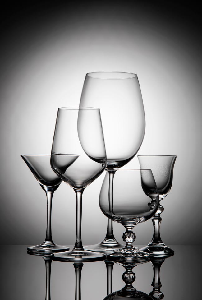 Aprenda a limpar copos de cristal corretamente Métodos eficazes que mantêm o brilho e elegância dos seus preciosos copos de cristal!