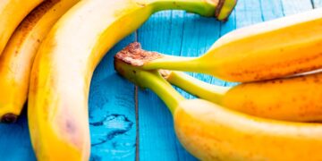 Técnicas simples que mantêm as bananas em bom estado por mais tempo.