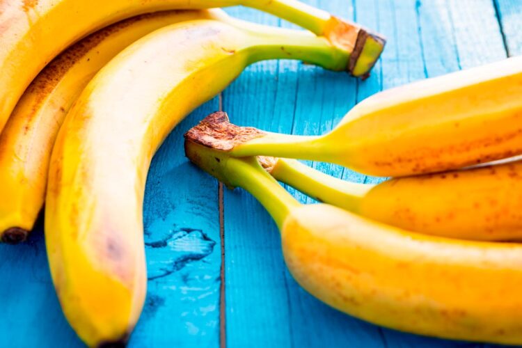 Técnicas simples que mantêm as bananas em bom estado por mais tempo.