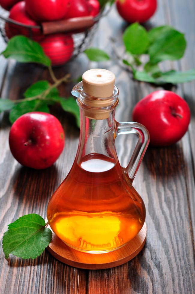 Aprenda a usar vinagre de maçã como condicionador para o cabelo Os seus cabelos vão sentir a diferença com este ingrediente natural muito eficaz!