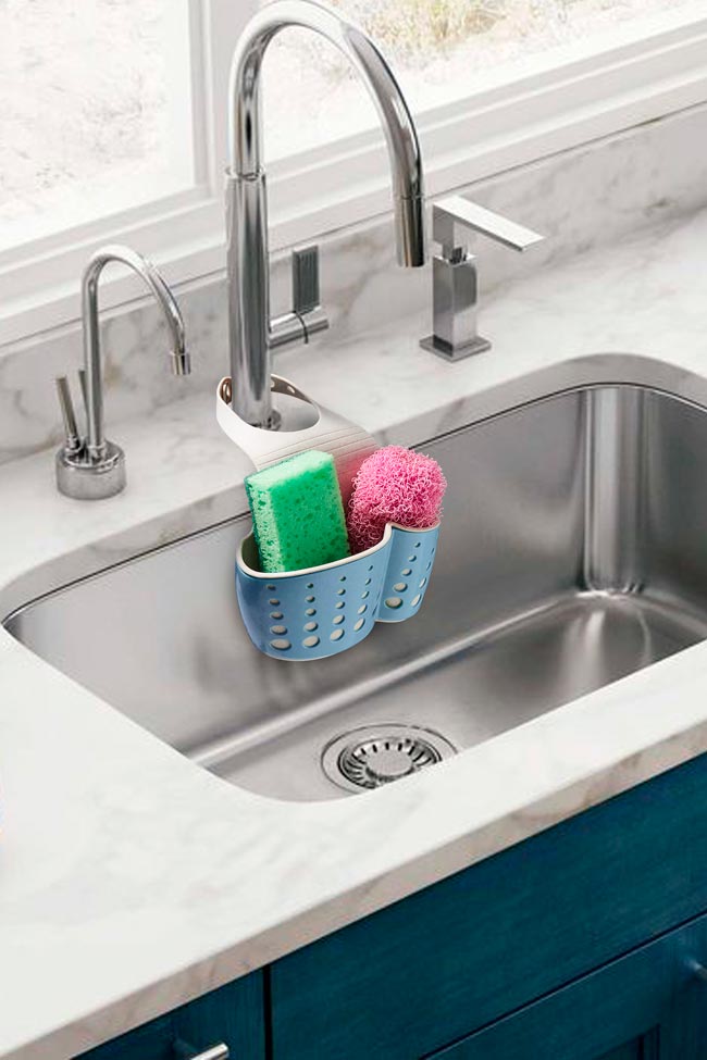 Evite problemas! Nunca deite estas coisas na pia da cozinha Existem várias coisas que nunca deve colocar na pia da cozinha de forma a evitar maus cheiros e entupimentos!