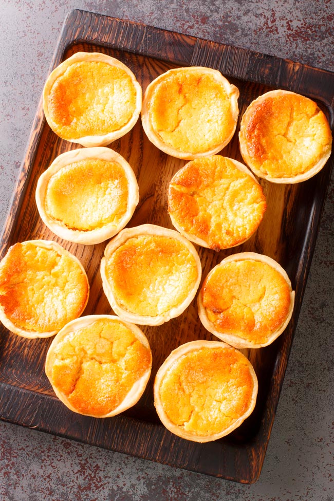 Queijadas de Sintra tradicionais Experimente as famosas e autênticas Queijadas de Sintra, uma delícia tradicional!