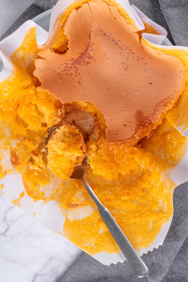 Receita de Pão de Ló de Ovar O Pão de Ló de Ovar é um doce tradicional português que encanta os paladares mais exigentes.