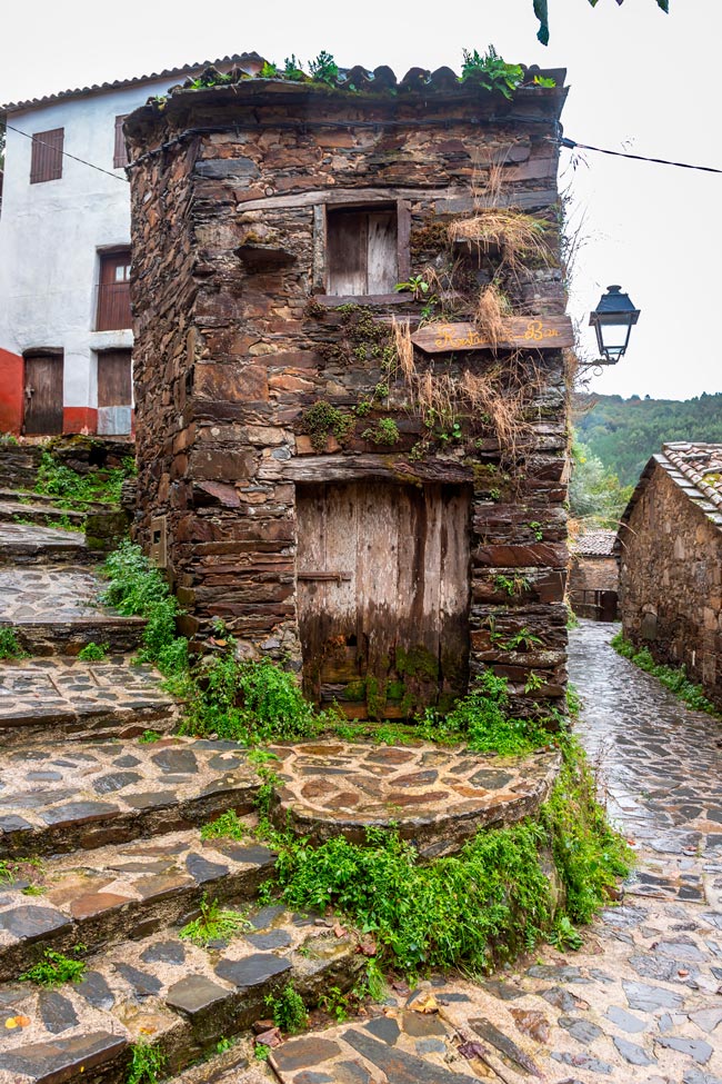 5 incríveis trilhos para descobrir as Aldeias do Xisto Caminhos inesquecíveis! Uma aventura nas Aldeias de Xisto que ficará na memória para sempre!