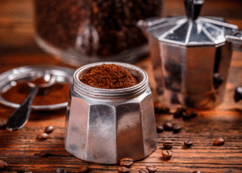 Dicas práticas para utilizar a borra de café de forma inteligente.