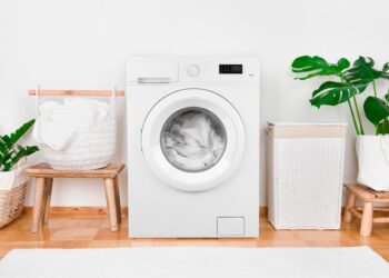 Dicas que ajudam a cuidar da sua roupa íntima de forma segura.