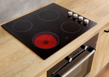 Preserve o brilho da sua placa de indução. Aprenda a eliminar riscos e manter a sua aparência como nova.