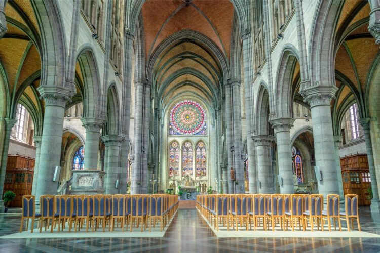 Descubra a beleza arquitetónica e histórica destes locais sagrados que não pode ignorar!