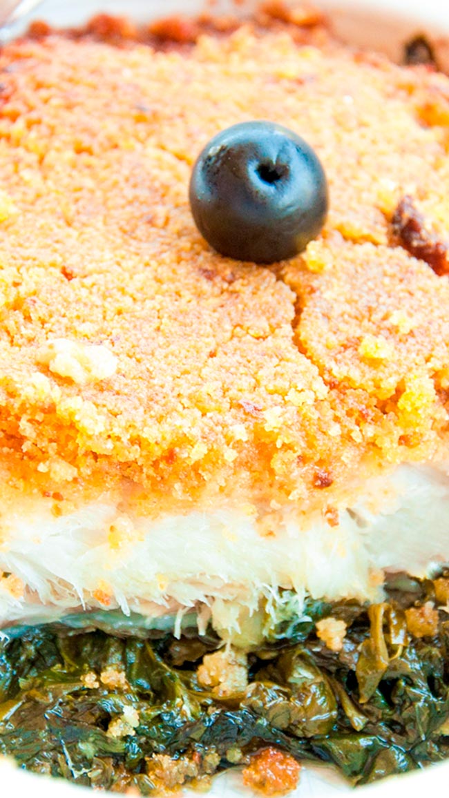 Bacalhau com broa e espinafres Ninguém vai resistir a esta tentação!