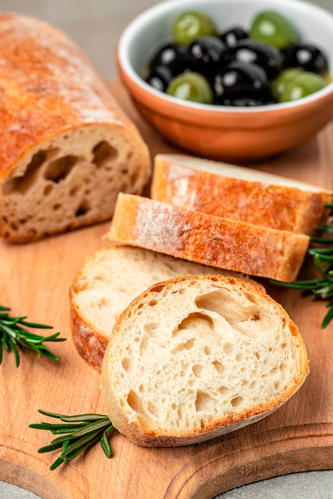 Como congelar pão e mantê-lo fresco por mais tempo Saiba como congelar pão adequadamente e evitar desperdícios.