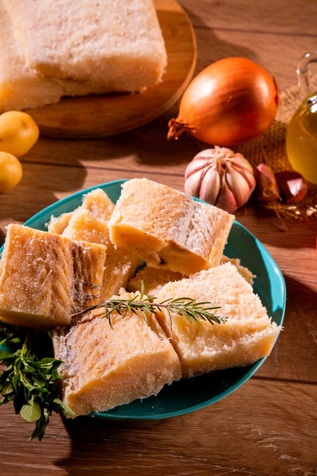 Como dessalgar bacalhau rapidamente sem complicações Métodos práticos garantem que tenha pratos saborosos sem a espera prolongada. Como dessalgar bacalhau rapidamente sem complicações