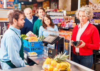 Saiba como gastar menos no supermercado sem comprometer a qualidade das suas compras.