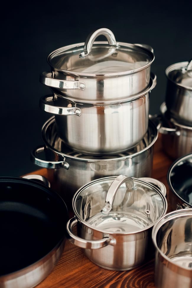 Como limpar e tirar riscos do inox eficazmente Como limpar e tirar riscos do inox eficazmente. Quer um inox livre de riscos? Siga as nossas dicas e surpreenda-se com resultados incríveis!