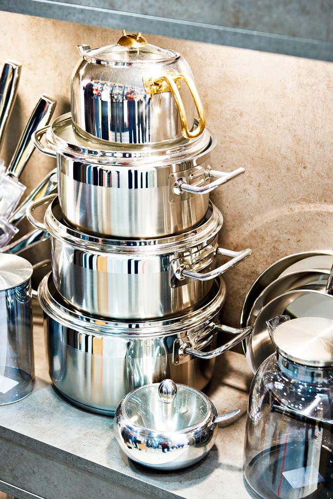 Como limpar e tirar riscos do inox eficazmente Como limpar e tirar riscos do inox eficazmente. Quer um inox livre de riscos? Siga as nossas dicas e surpreenda-se com resultados incríveis!