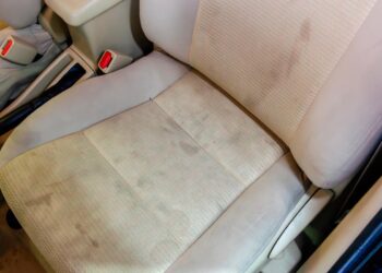 Aplique os nossos métodos para limpar estofos do carro e obtenha resultados surpreendentes.