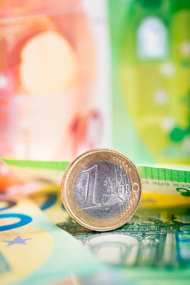 Muitas despesas? Descubra quanto poupar por mês para o sucesso financeiro Desvendamos a chave para uma gestão financeira bem-sucedida.
