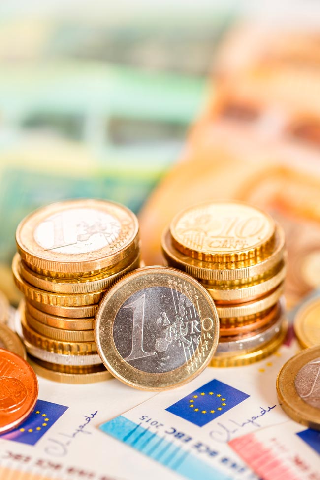 Muitas despesas? Descubra quanto poupar por mês para o sucesso financeiro Desvendamos a chave para uma gestão financeira bem-sucedida.