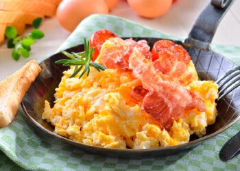 Evite os 13 erros mais frequentes ao cozinhar ovos. Com um pouco de prática, vai-se tornar num mestre cozinheiro de ovos.