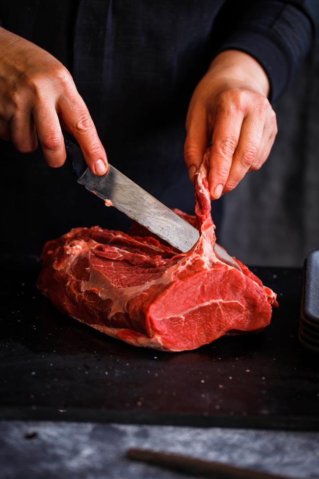 Evite os 7 erros mais frequentes a confecionar carne Descubra como preparar a carne perfeita e evite os erros mais comuns! Evite os 7 erros mais frequentes a confecionar carne.