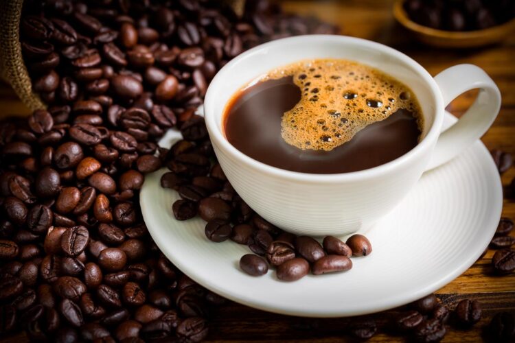 Saiba como o corpo reage. Descubra os efeitos de largar o hábito de beber café!