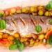 A tradição à mesa com a melhor receita de peixe no forno à portuguesa!