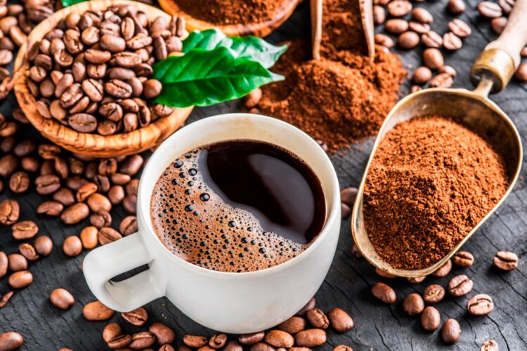 Vamos colocar o café à prova! Descubra qual a melhor opção entre expresso e coado.