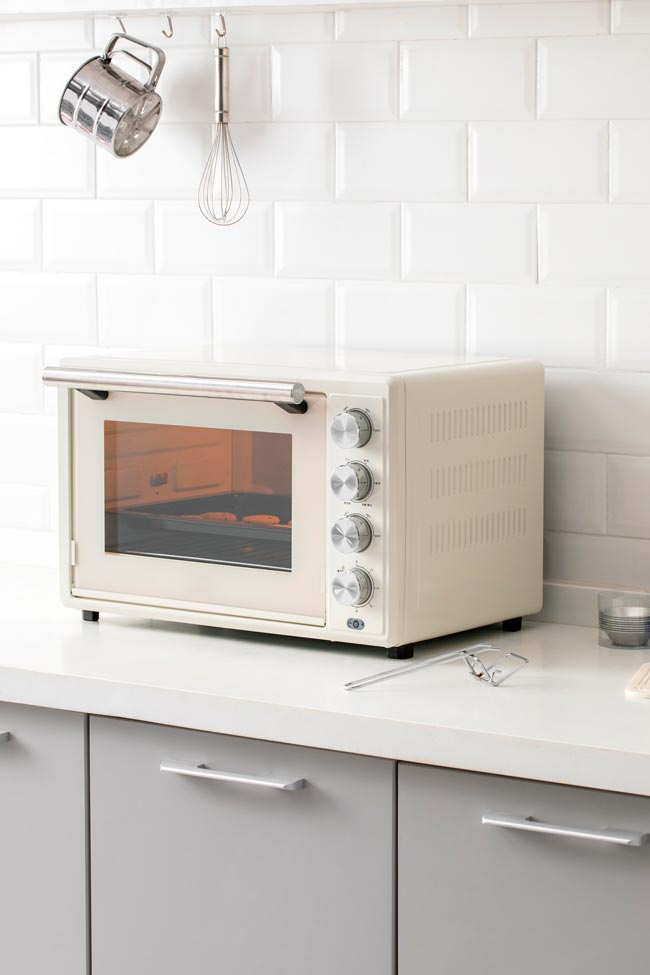 15 usos muito curiosos para o microondas Acha que sabe tudo sobre o seu microondas? A sua utilidade vai muito além do simples aquecimento de alimentos!