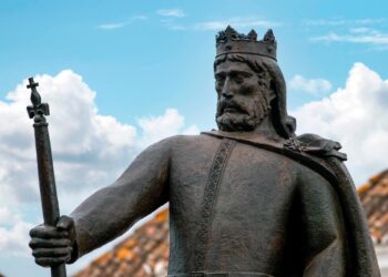 A lenda de D. Afonso Henriques agredindo a sua mãe é antiga, mas será que é verdadeira? D. Afonso Henriques bateu na mãe