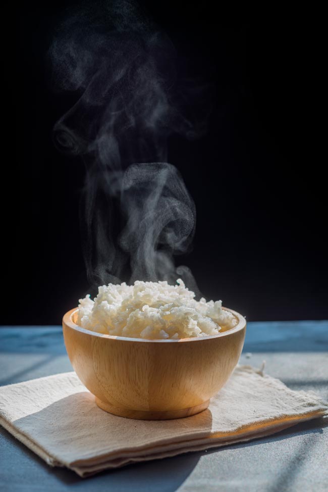 Aprenda a fazer arroz branco soltinho como um Chef Eleve o nível das suas refeições com um arroz deliciosamente solto e repleto de sabor!
