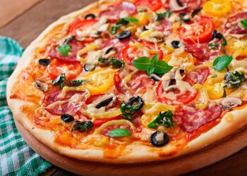 Prepare-se para impressionar a família e amigos com uma fantástica pizza caseira. Todos vão adorar!