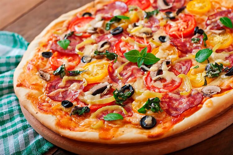 Prepare-se para impressionar a família e amigos com uma fantástica pizza caseira. Todos vão adorar!