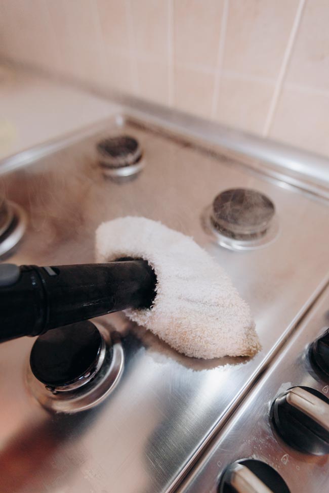Aprenda a limpar fogão inox eficazmente e deixe-o a brilhar Deixe o seu fogão reluzente e a brilhar como novo!