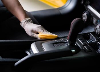 O seu carro é o seu cartão de visita! Um carro limpo mostra que você é uma pessoa cuidadosa e atenta aos detalhes.