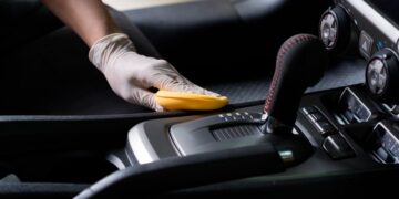 O seu carro é o seu cartão de visita! Um carro limpo mostra que você é uma pessoa cuidadosa e atenta aos detalhes.