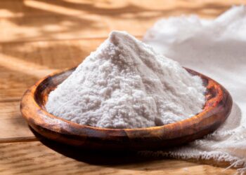 O bicarbonato de sódio é um produto que precisa de ter em casa. Aprenda como usar este produto versátil, natural e seguro.