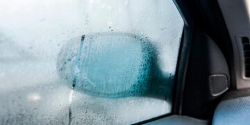 Como desembaciar os vidros do carro de forma rápida, eficaz e segura