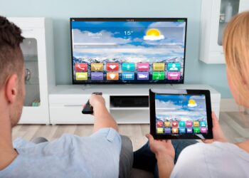 Veja fotografias, assista a filmes, séries ou jogue jogos de computador na sua TV!