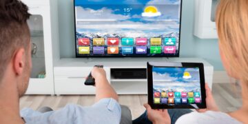 Veja fotografias, assista a filmes, séries ou jogue jogos de computador na sua TV!