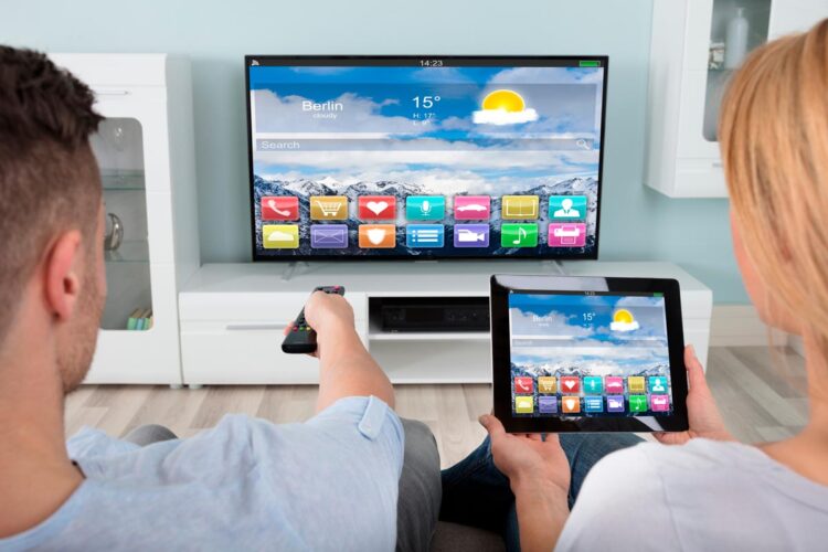 Veja fotografias, assista a filmes, séries ou jogue jogos de computador na sua TV!