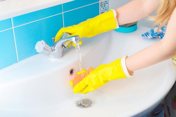 Torne a tarefa de limpar a casa de banho numa missão rápida e bem-sucedida!