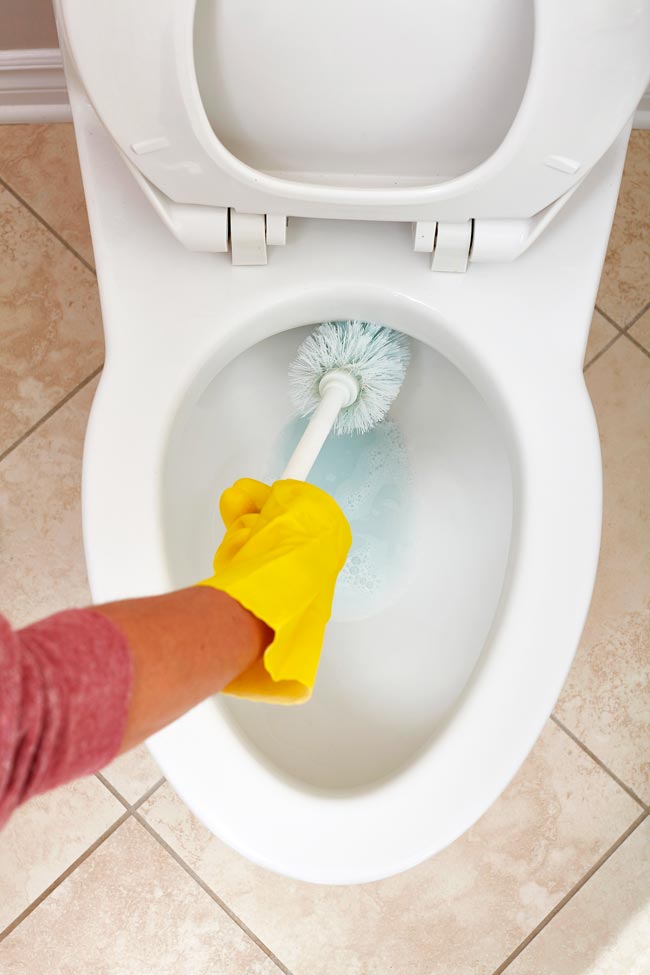 Como limpar a casa de banho de forma rápida e eficaz Torne a tarefa de limpar a casa de banho numa missão rápida e bem-sucedida!