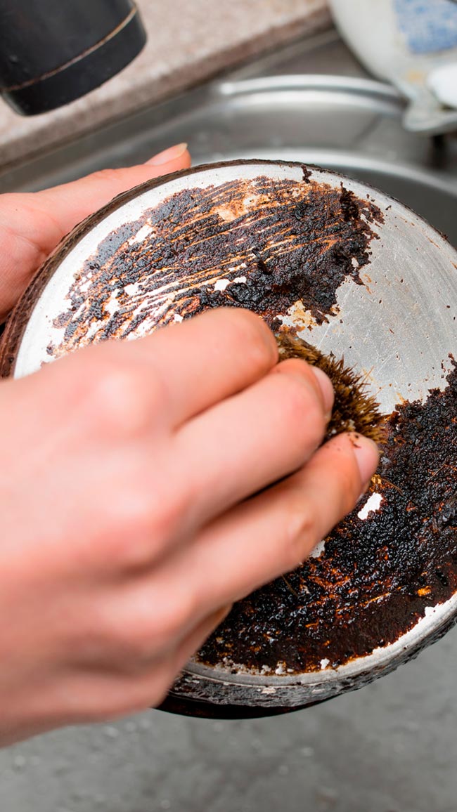 Como limpar tachos queimados fácil e eficazmente Limpar tachos queimados nunca foi tão fácil! Siga as nossas orientações e recupere os seus utensílios de cozinha com eficiência.