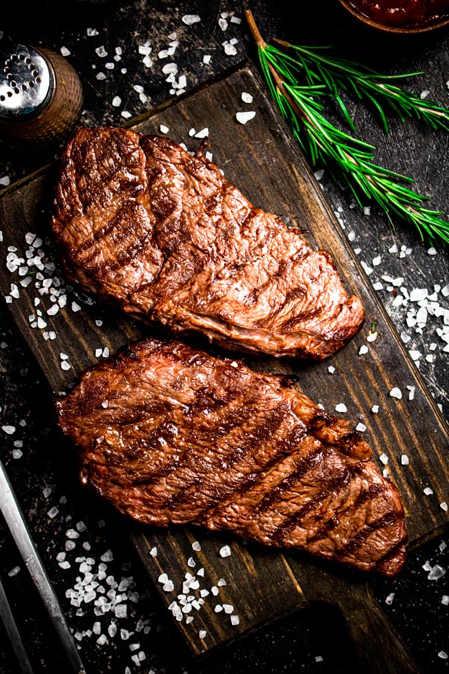 Evite os 10 erros mais frequentes ao cozinhar bife Aprenda com os especialistas e impressione com um bife impecável!