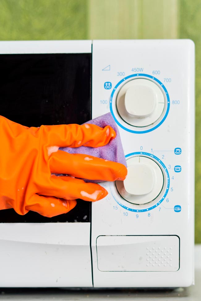 Métodos para limpar e branquear eletrodomésticos amarelados Aprenda a revitalizar a aparência dos seus aparelhos.