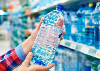 Sabia que a água engarrafada é 60 vezes mais cara do a água da torneira?